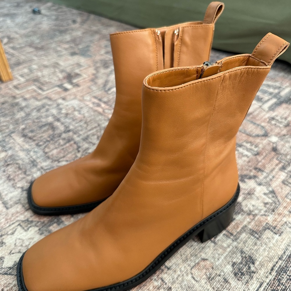 Everlane Camel Leather Ankle Booties